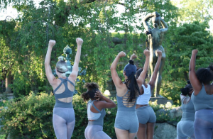 Dancewave Company performs Andrea Miller’s ‘Wonderland’ at Pocantico Center in Tarrytown NY. Image Credits: Wenting Sun