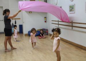 Hannah Swanson teaching Creative Ballet at Dancewave’s Summer Camps
