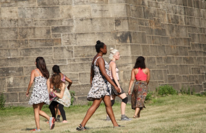 “Follow the leader” performance experience for the public and for the performers.